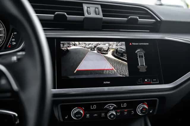 Audi Q3 (2022) thumbnail 25