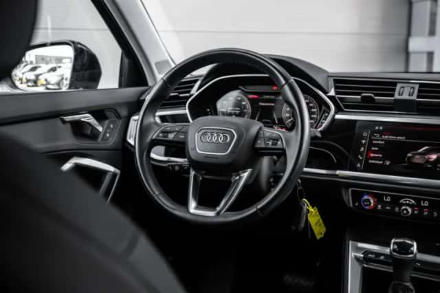 Audi Q3 (2022) thumbnail 10