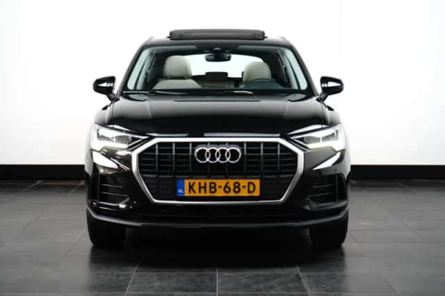 Audi Q3 (2021) thumbnail 2