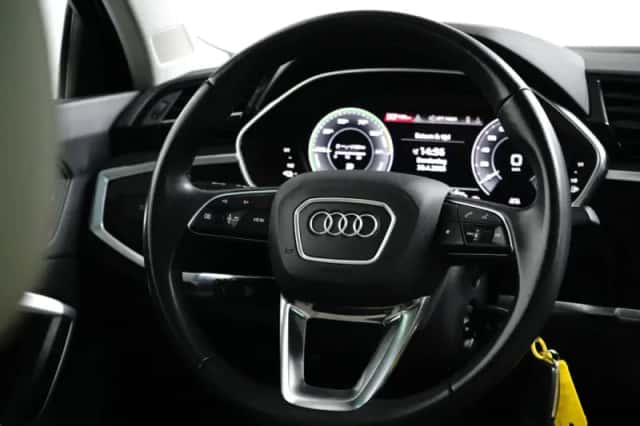 Audi Q3 (2021) thumbnail 11