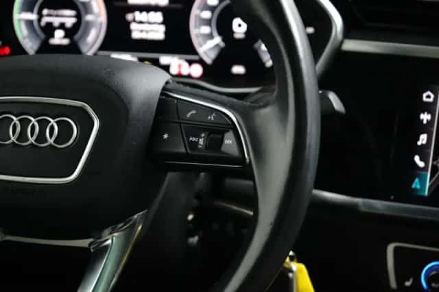 Audi Q3 (2021) thumbnail 13