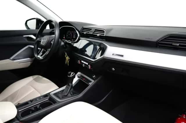 Audi Q3 (2021) thumbnail 7