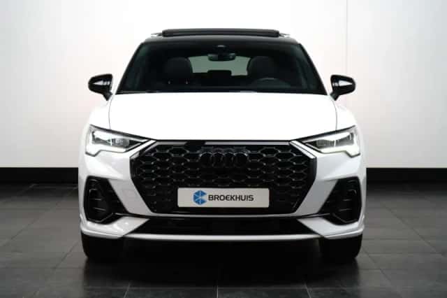 Audi Q3 (2023) thumbnail 2