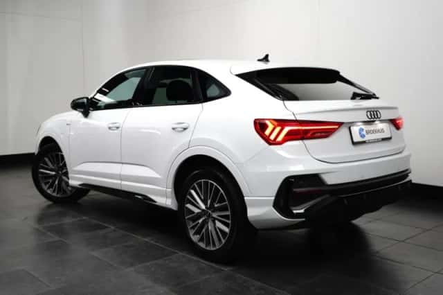 Audi Q3 (2023) thumbnail 5