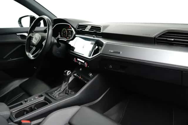 Audi Q3 (2023) thumbnail 7