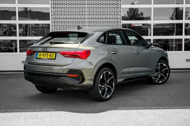 Audi Q3 (2022) thumbnail 2