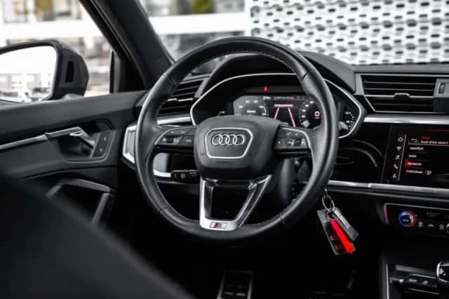 Audi Q3 (2022) thumbnail 11