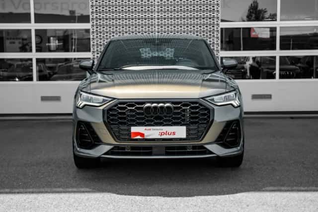 Audi Q3 (2022) thumbnail 3