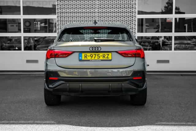Audi Q3 (2022) thumbnail 4