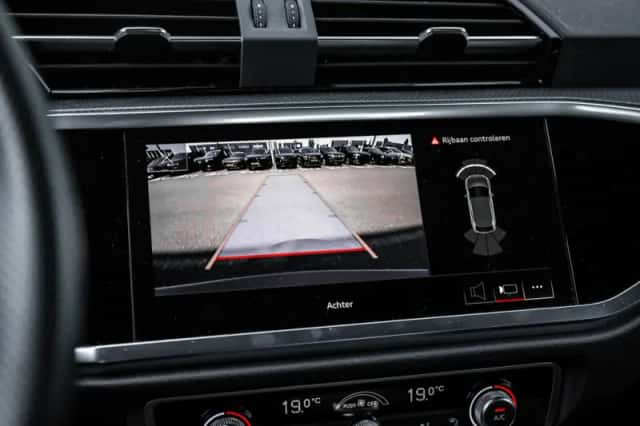 Audi Q3 (2022) thumbnail 32