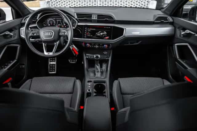 Audi Q3 (2022) thumbnail 10