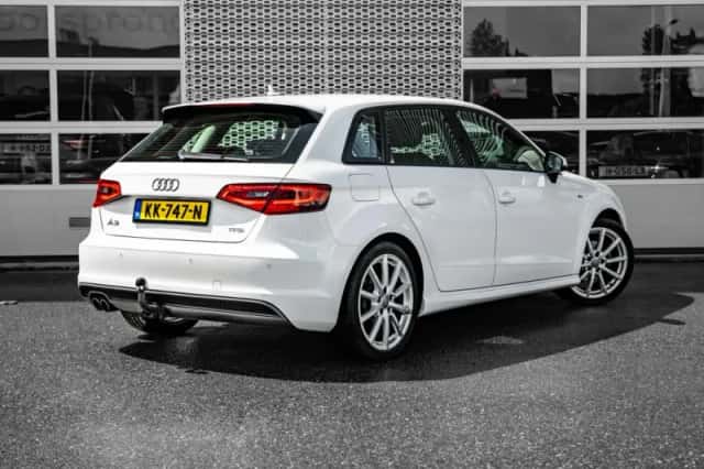 Audi A3 (2016) thumbnail 2