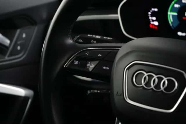 Audi Q3 (2022) thumbnail 11