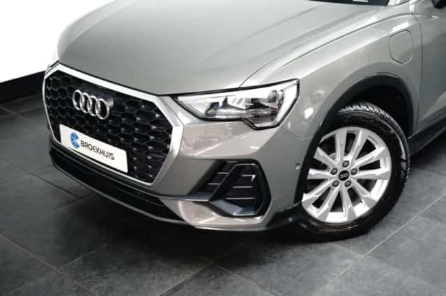 Audi Q3 (2022) thumbnail 16