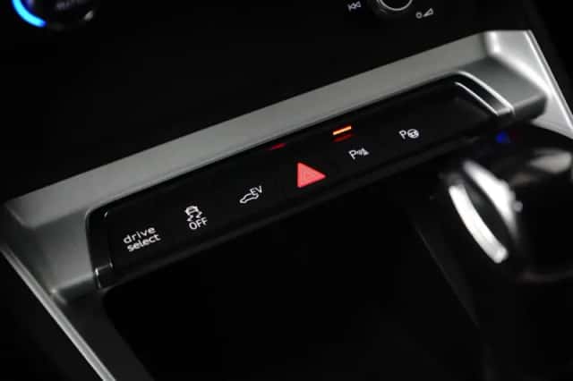 Audi Q3 (2022) thumbnail 26