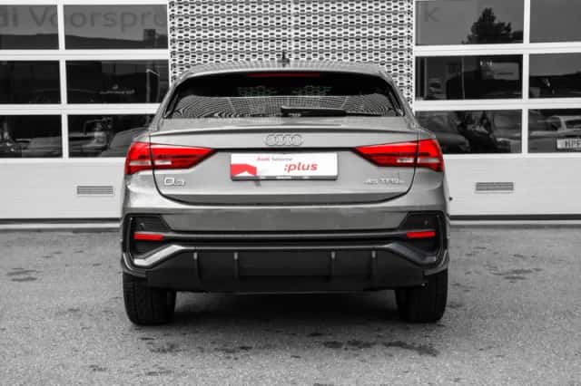 Audi Q3 (2022) thumbnail 4