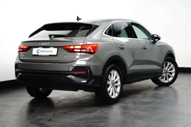 Audi Q3 (2022) thumbnail 4