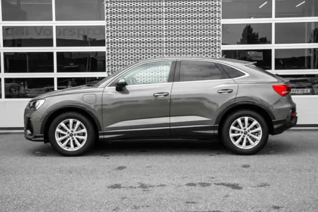 Audi Q3 (2022) thumbnail 5