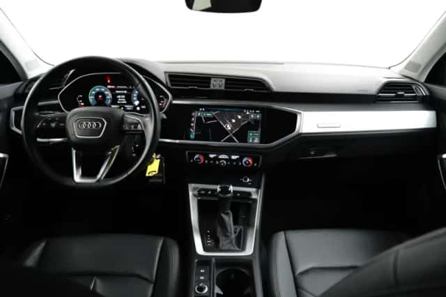 Audi Q3 (2022) thumbnail 9