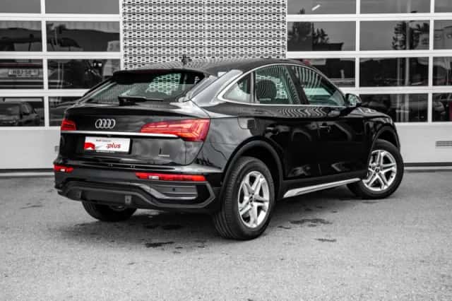 Audi Q5 (2022) thumbnail 2
