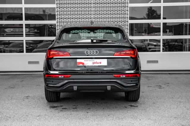 Audi Q5 (2022) thumbnail 4