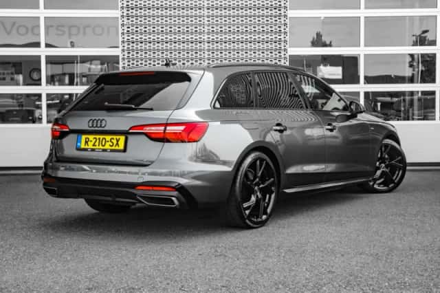 Audi A4 (2022) thumbnail 2