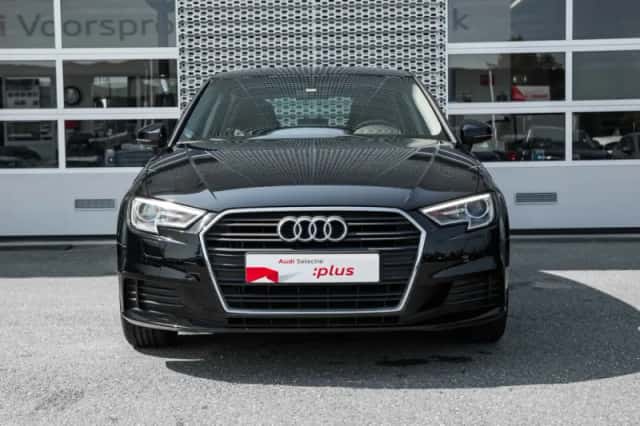 Audi A3 (2017) thumbnail 3