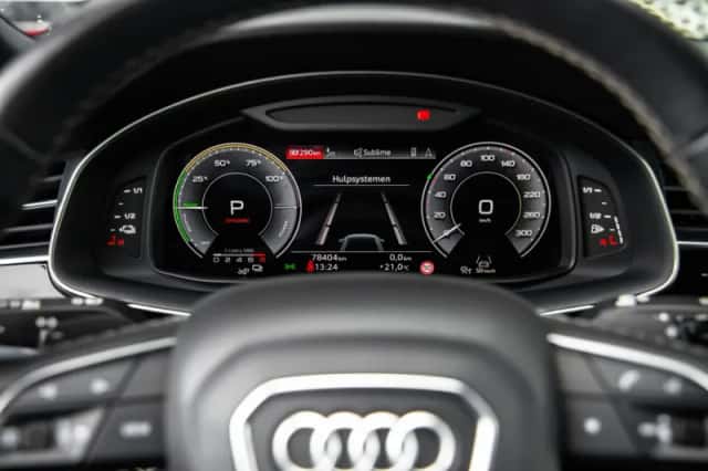 Audi Q8 (2021) thumbnail 11
