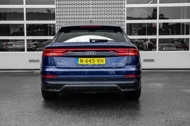 Audi Q8 (2021) thumbnail 4