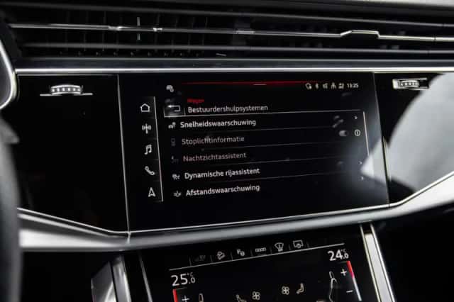 Audi Q8 (2021) thumbnail 31
