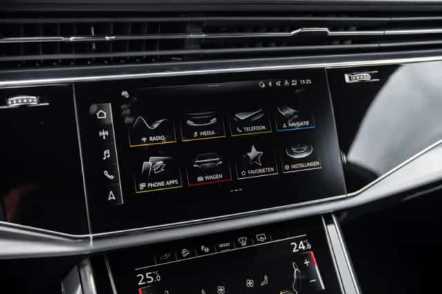 Audi Q8 (2021) thumbnail 32