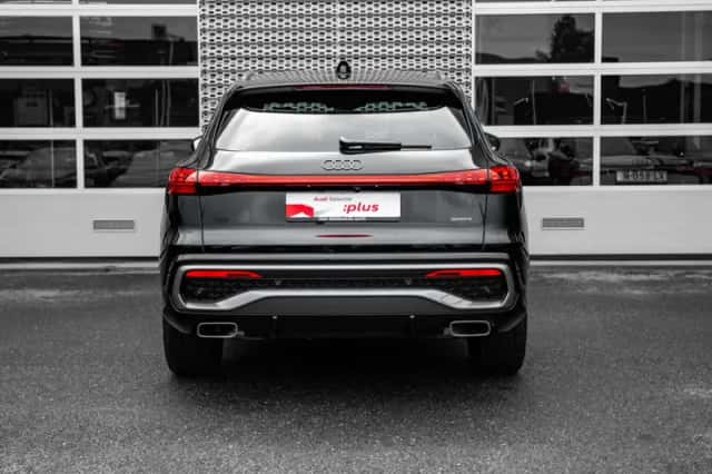 Audi Q5 (2025) thumbnail 4