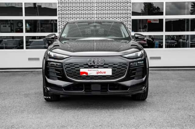 Audi Q6 e-tron (2025) thumbnail 3