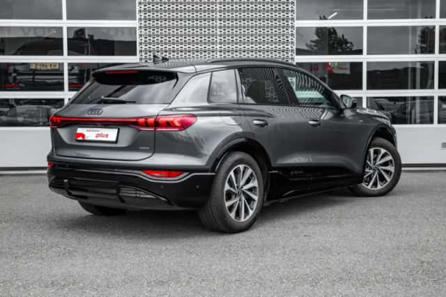 Audi Q6 e-tron (2025) thumbnail 2