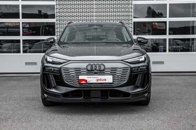 Audi Q6 e-tron (2025) thumbnail 3