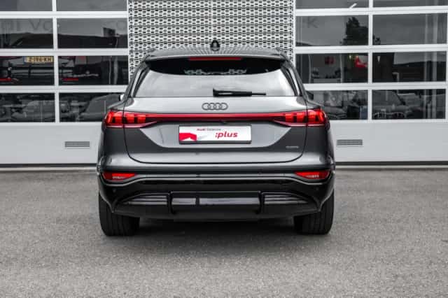 Audi Q6 e-tron (2025) thumbnail 4