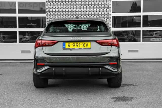 Audi Q3 (2023) thumbnail 4