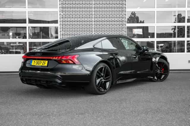 Audi e-tron GT (2023) thumbnail 2
