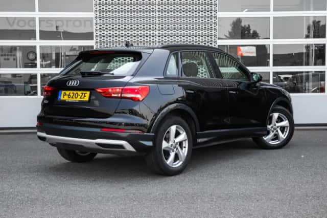 Audi Q3 (2021) thumbnail 2