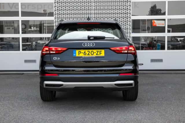 Audi Q3 (2021) thumbnail 4