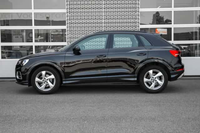Audi Q3 (2021) thumbnail 5