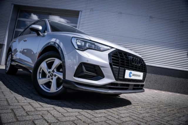 Audi Q3 (2022) thumbnail 3