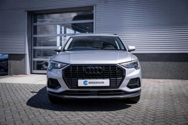Audi Q3 (2022) thumbnail 4