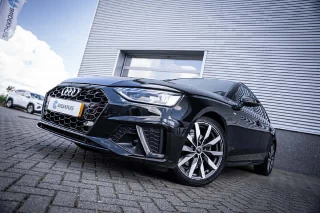 Audi A4 (2024) thumbnail 5
