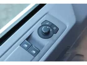 Volkswagen E-Transporter (2025) thumbnail 24