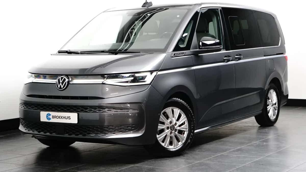 Volkswagen Multivan (2023) — foto 1