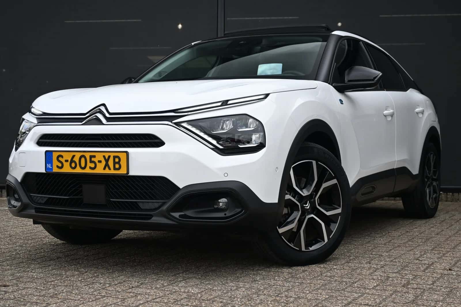 Citroën ë-C4 (2023) — foto 1