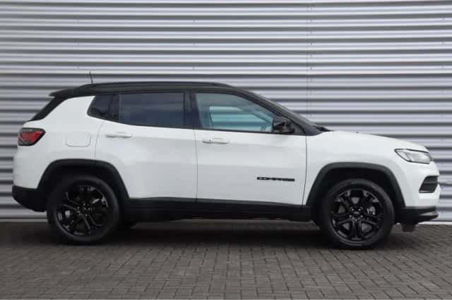 Jeep Compass (2023) thumbnail 3