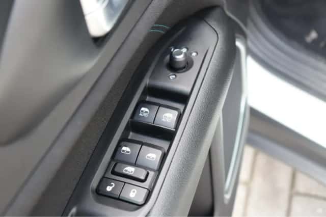Jeep Compass (2023) thumbnail 25