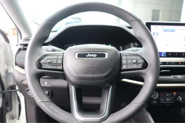 Jeep Compass (2023) thumbnail 33
